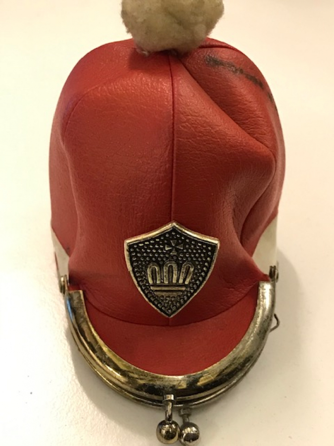 ŞAPKA CANTA BOZUK PARA CANTASI UFAK BOYDA 