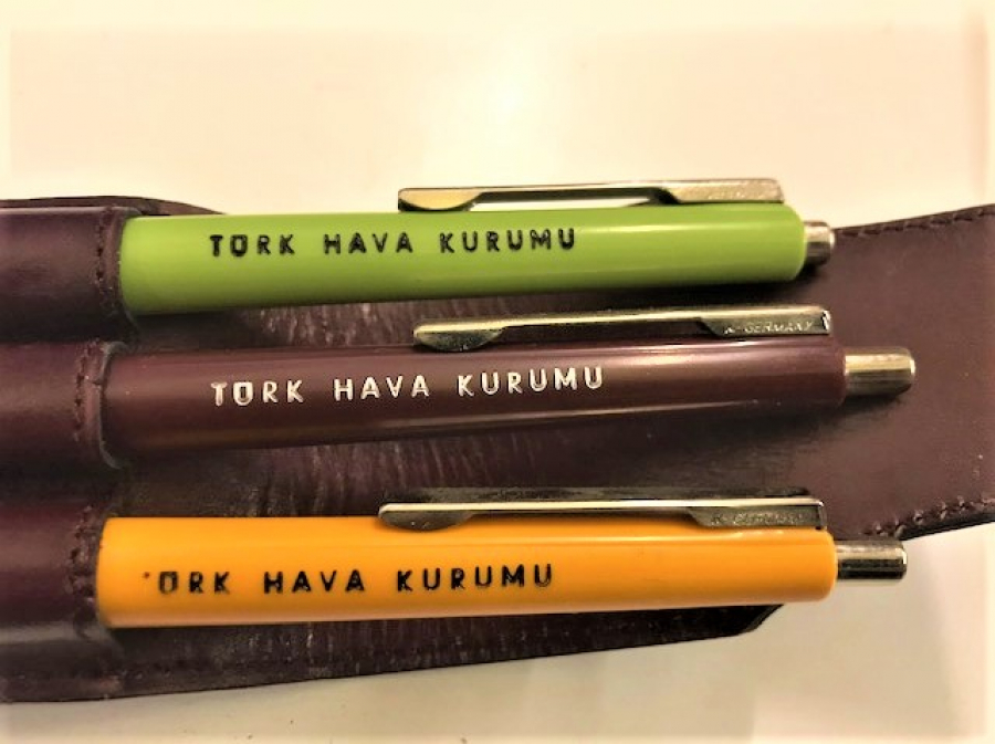 ÜC RENK ALMAN MALI SENATOR DERİ KILIFINDA TÜRK HAVA KURUMU TÜKENMEZ KALEM 