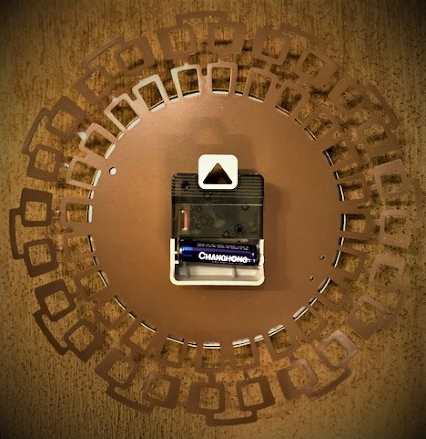 ALMAM JUNGHANS QUARTZ  DUVAR SAATİ 1980