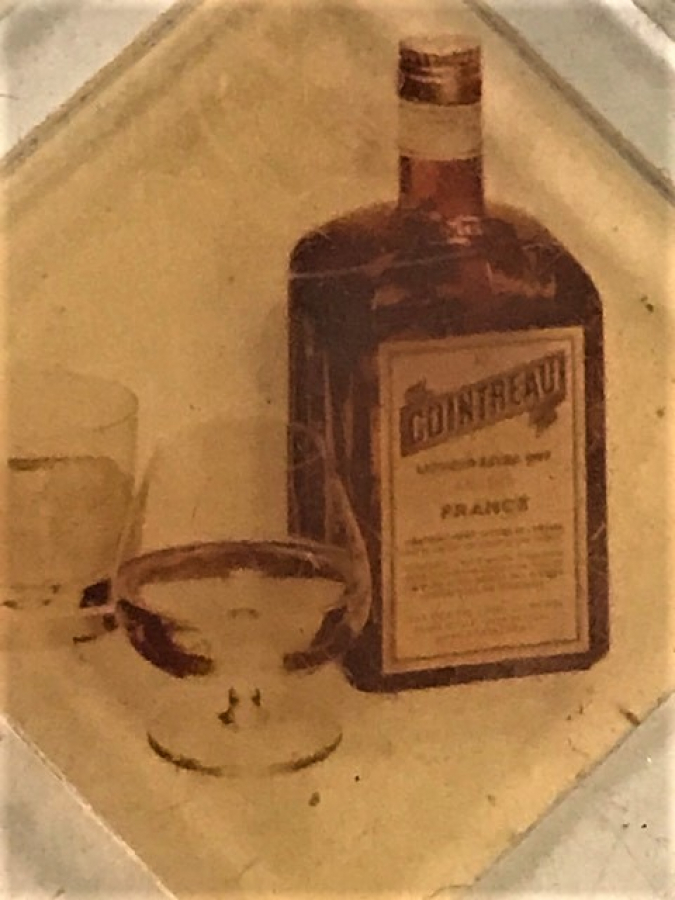 COINTREAU FRANCE VİSKİ ŞİŞLİ ANAHTARLIK  POLİ KARBON 3X3 KARE ÖLCUDE