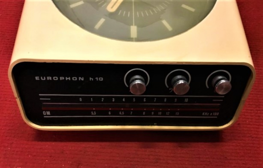 EUROPHON H10 RADIO İTALYAN MALI 1968 YIL ÜRETİMİ RADYO SAAT KIREM RENK PİLLİ DUVAR İÇİN TASARLANMIŞ
