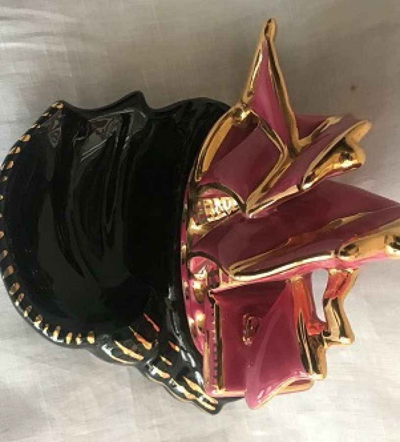 YELKENLİ PORSELEN PENBE SİYAH RENKLERDE SABUNLUK