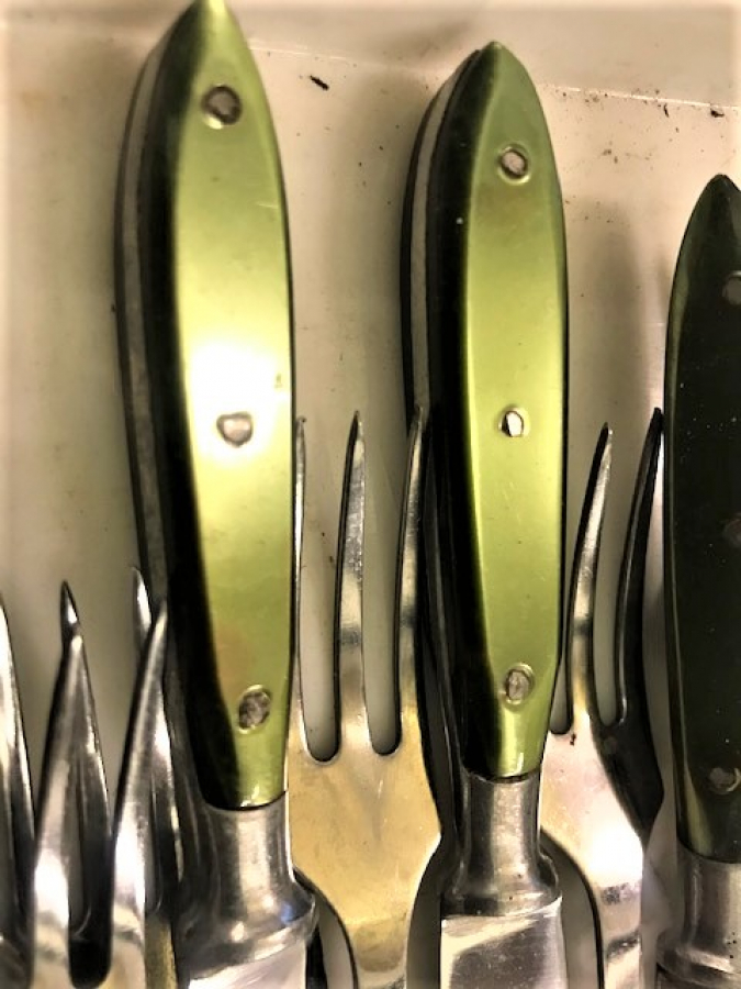 KAHVALTI CATAL BICAK TAKIMI 12 PARCA MİKA KUTUSUNDA 1960 KULLANILMAMIŞ