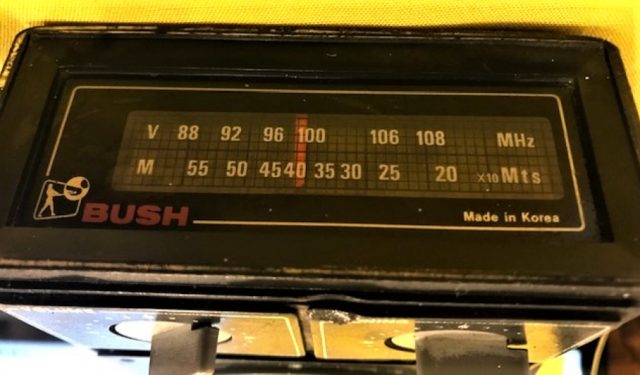 BUSH BV5672 2 BAND RANK RADIO PİLLİ TAŞINABİLİR