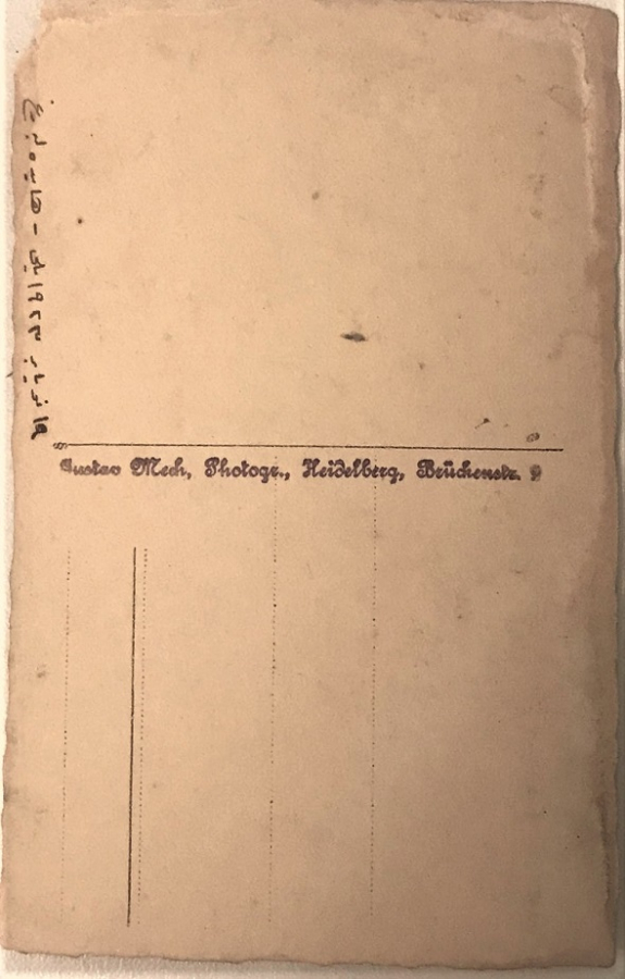 OSMANLI GENC STUDYO FOTOĞRAF SİYAH BEYAZ ELİNDE DERGİ OLAN 9X14