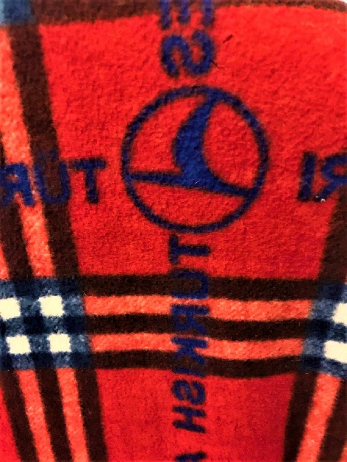 THY LEGOLU TÜRK HAVA YOLLARI YÜN BATTANİYE  140 X 110 ÖLCÜLERİNDE