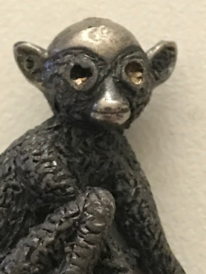 GÜMÜŞ MAYMUN YAKA İGNESİ 3.5 CM BOYUNDA 