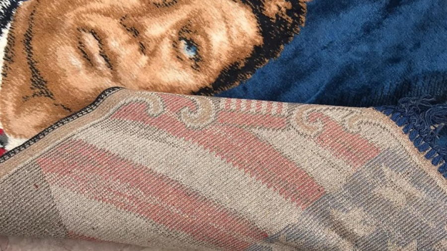 AMERİKAN BAŞKANLARINDAN 35. BAŞKAN JOHN.F.KENNEDY DUVAR HALISI CANLI RENKLER KENARLAR SACAKLI