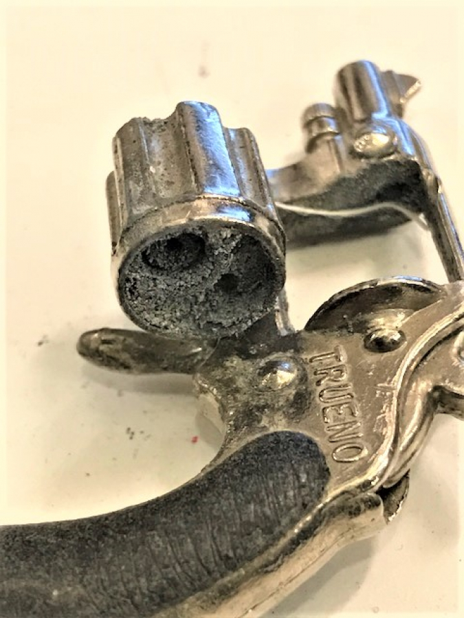  KAPSÜL PATLATAN TERUENO SPAN MALI METAL ANAHTARLIK OYUNCAK TABANCA 6 CM BOYUNDA