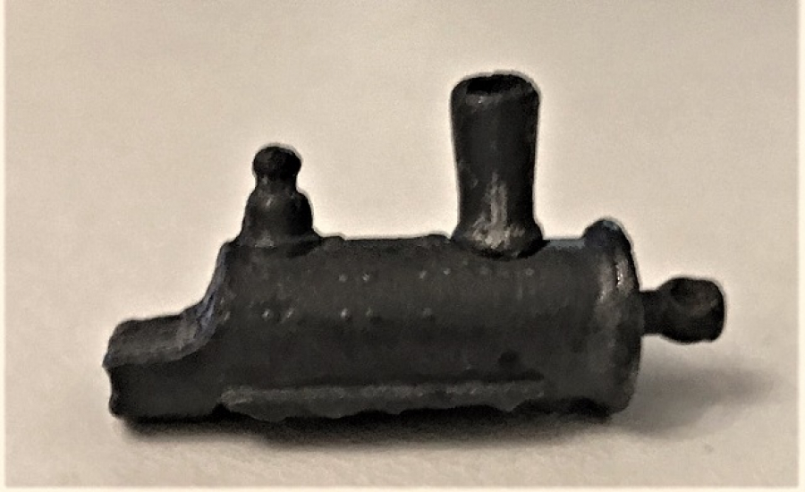 KURŞUN  DUDUK TREN LOKOMATİF ŞEKLİNDE 3 CM BOYUNDA KOLEKSİYONLUK BİR ÜRÜNDÜR 