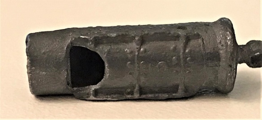 KURŞUN  DUDUK TREN LOKOMATİF ŞEKLİNDE 3 CM BOYUNDA KOLEKSİYONLUK BİR ÜRÜNDÜR 