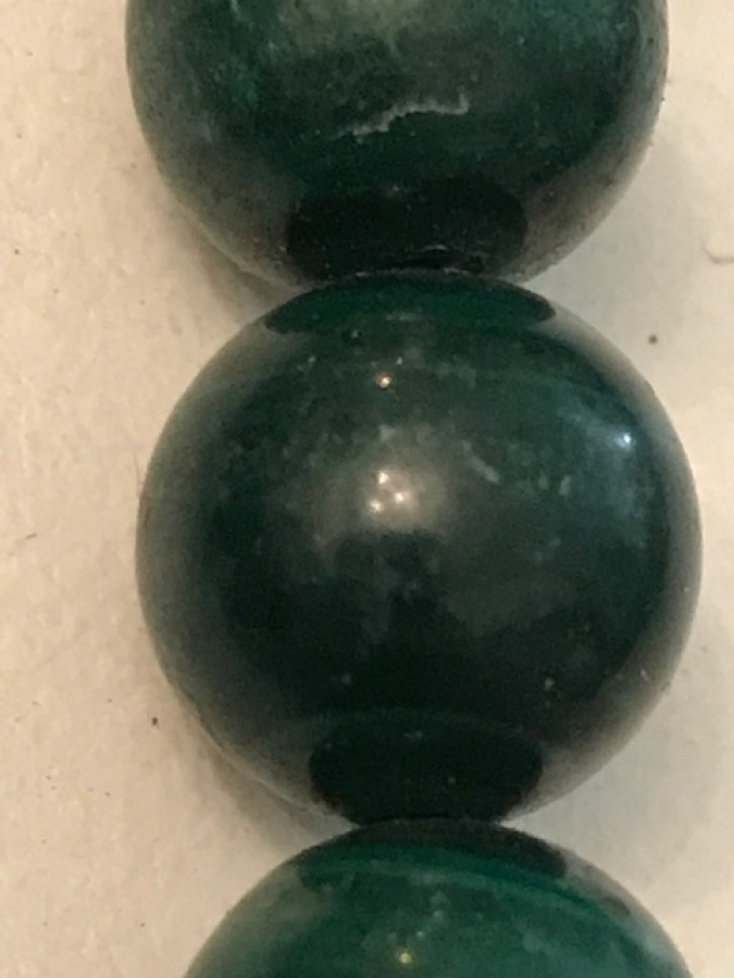 USA DOGAL MALAKİT TAŞI KOLYE 34 YEŞİL RENK  TAŞ  3 ADET ARA GÜMÜŞLER VE KİLİT SİSTEMLİ 52 CM BOYUNDA