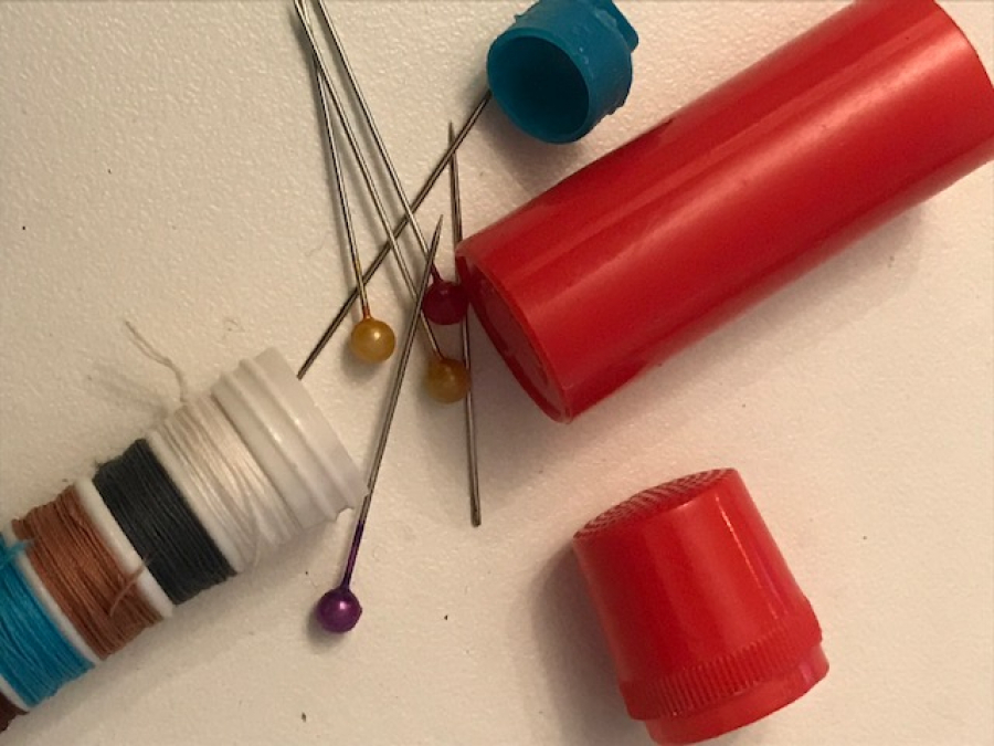 İGNEDAN SEYEHAT İÇİN DİKİŞ TAKIMI 