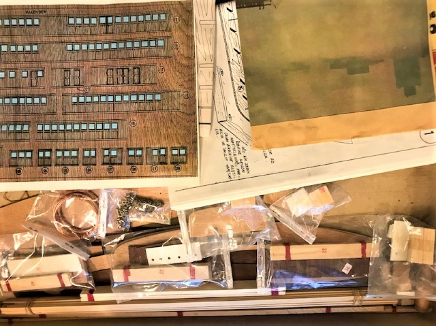 1970 KALENDER BOĞAZİÇİ BUHARLI YOLCU VAPUR MAKETİ AHŞAP EKSİKSİZ KARTON KUTUSUNDA