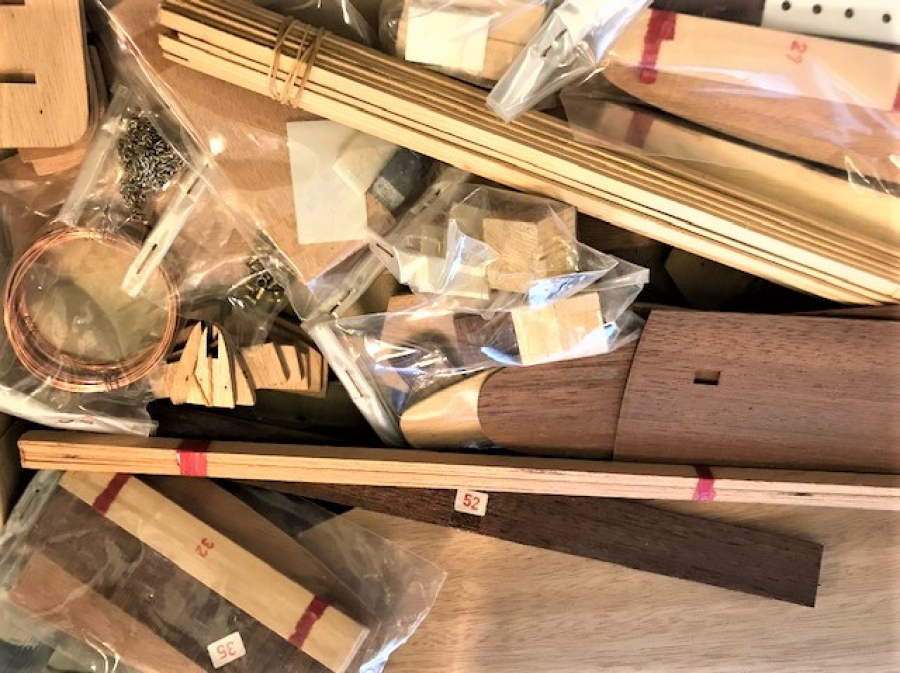 1970 KALENDER BOĞAZİÇİ BUHARLI YOLCU VAPUR MAKETİ AHŞAP EKSİKSİZ KARTON KUTUSUNDA