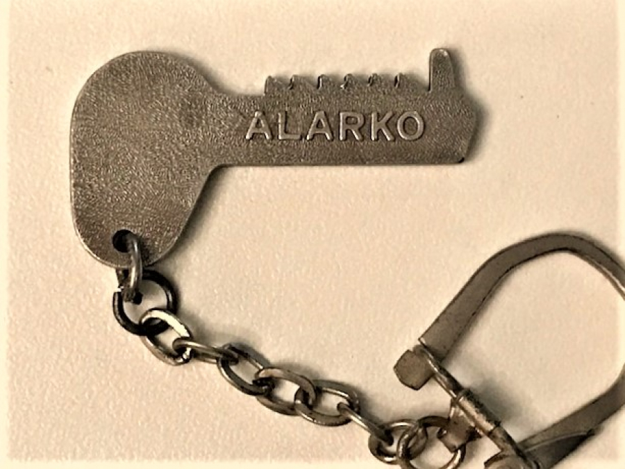 ALARKO FABRİKA ANAHTAR ŞEKLİNDE ANAHTARLIK