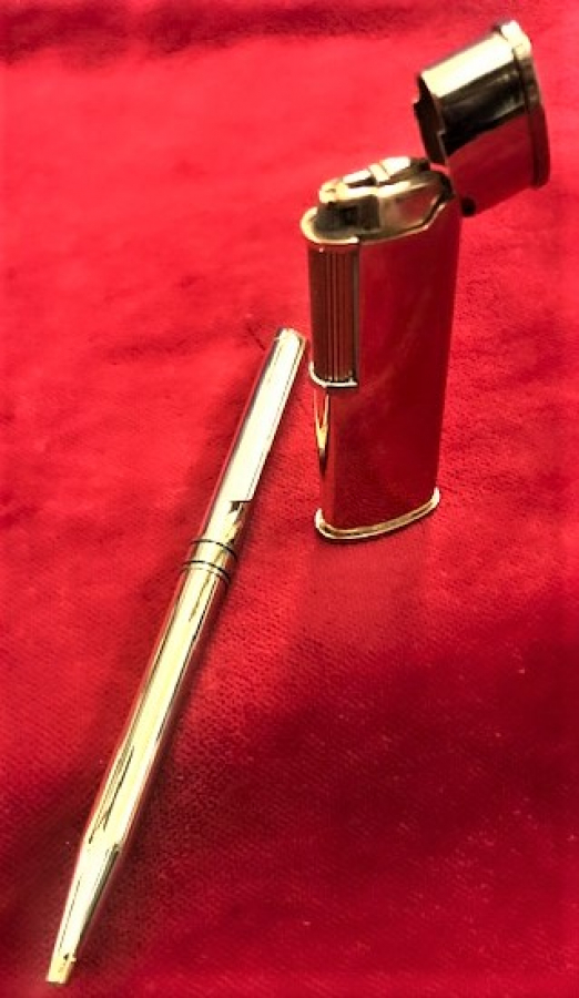 HADSON KUTUSUNDA ALTIN KAPLAMA CAKMAK VE KALEM