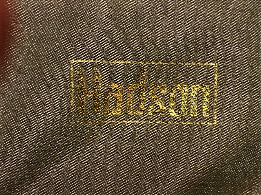 HADSON KUTUSUNDA ALTIN KAPLAMA CAKMAK VE KALEM