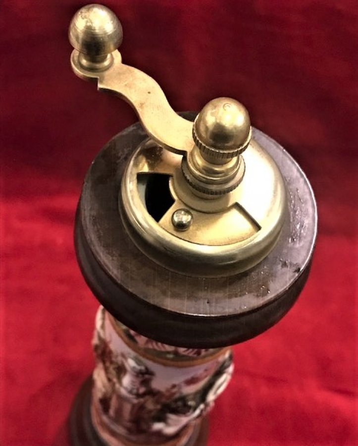 PORSELEN KAHVE DEGİRMENİ MEKANİK EL BOYAMA İŞCİLİKLİ