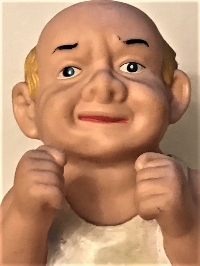 KLOZETE OTURARAK SESLİ ŞEKİLDE HACET GİDEREN YAŞLI ADAM PİLLİ OYUNCAK 