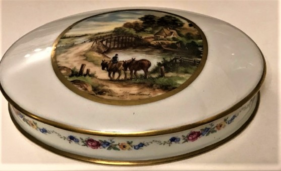 LİMOGES FRANCE PORSELEN  LC VAN HUNNİK İMZALI EL İŞCİLİK KAPAKLI MÜCEVHER KUTUSU 