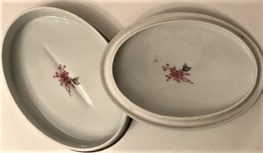 LİMOGES FRANCE PORSELEN  LC VAN HUNNİK İMZALI EL İŞCİLİK KAPAKLI MÜCEVHER KUTUSU 