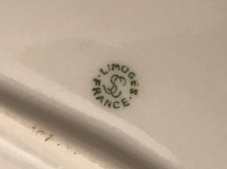 LİMOGES FRANCE PORSELEN  LC VAN HUNNİK İMZALI EL İŞCİLİK KAPAKLI MÜCEVHER KUTUSU 