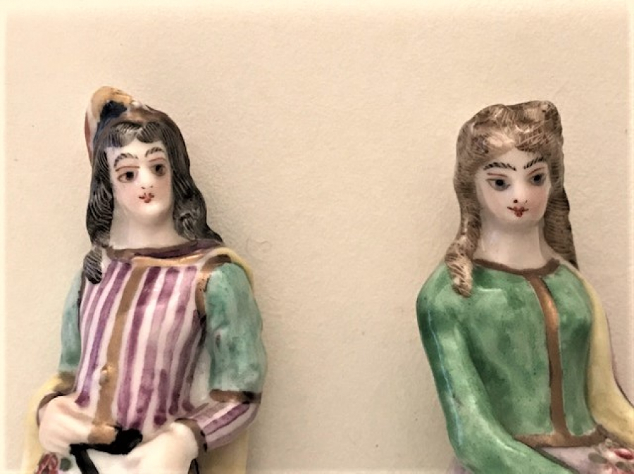 MAİYEN TAMAMEN EL İŞÇİLİKLİ ÇİFT PORSELEN BİBLO 1814 DAMGALI 12 CM BOYUNDA 