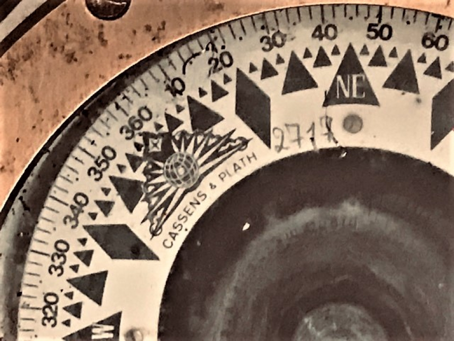 ANTİKA PİRİNÇ CASSENS & PLATH AHŞAP TEKNE GEMİ TAŞINABİLİR  KANDİL AYDINLATMALI YAŞAM PUSULA 1940