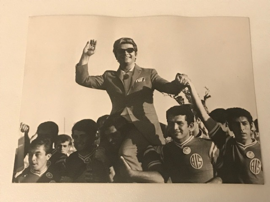 1970 Lİ YILLARA AİT  SANAT GÜNEŞİMİZ ZEKİ MÜREN İN ORJİNAL SİYAH BEYAZ FOTOGRAFLARI  10.5 X 8 