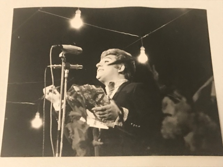 1970 Lİ YILLARA AİT  SANAT GÜNEŞİMİZ ZEKİ MÜREN İN ORJİNAL SİYAH BEYAZ FOTOGRAFLARI  10.5 X 8 