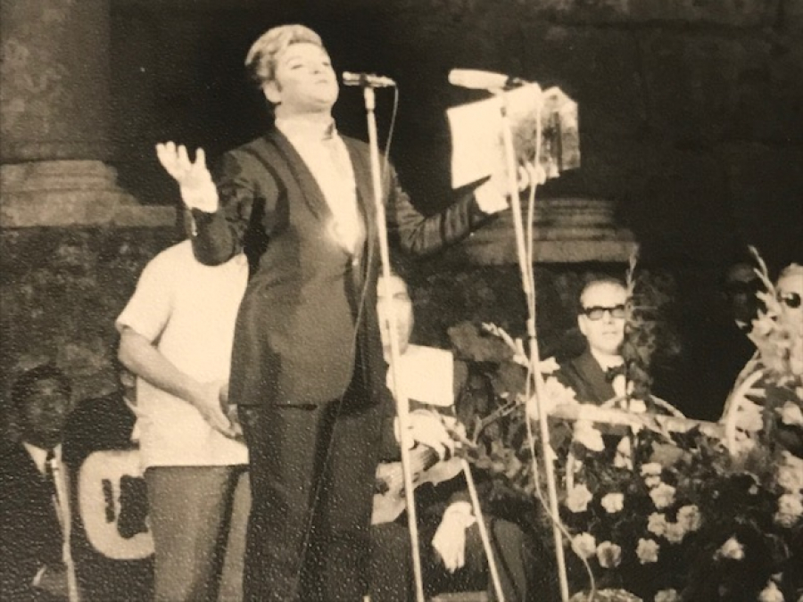 1970 Lİ YILLARA AİT  SANAT GÜNEŞİMİZ ZEKİ MÜREN İN ORJİNAL SİYAH BEYAZ FOTOGRAFLARI  10.5 X 8 