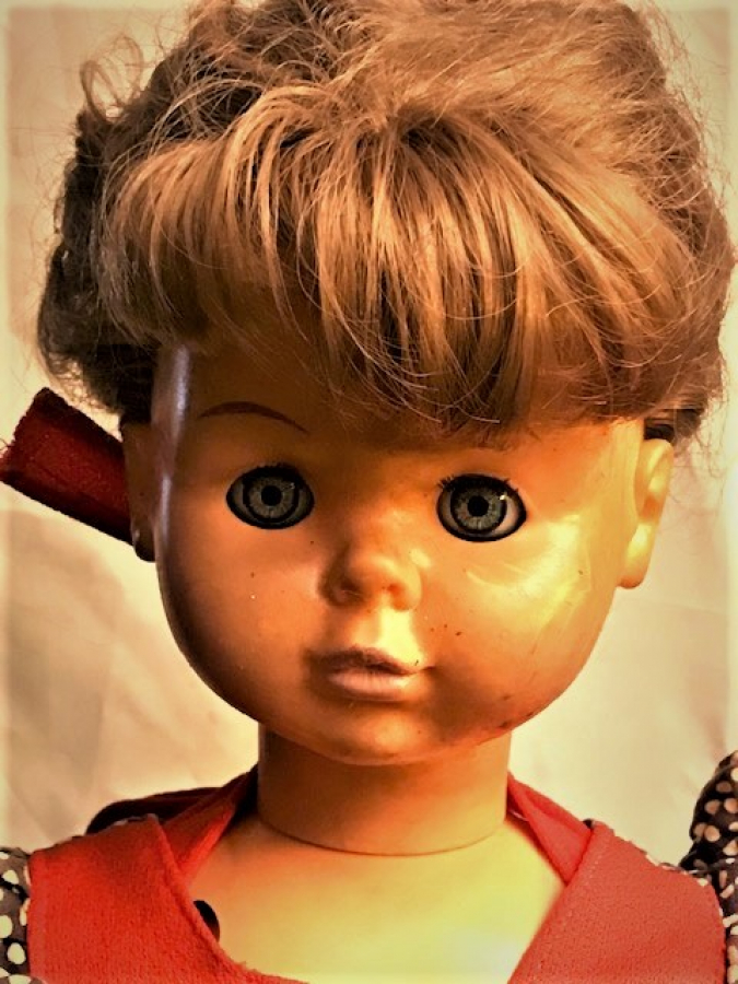 KONUŞAN YÜRÜYEN OYUNCAK ELBİSELİ KIZ BEBEK 22658 Garaj antik