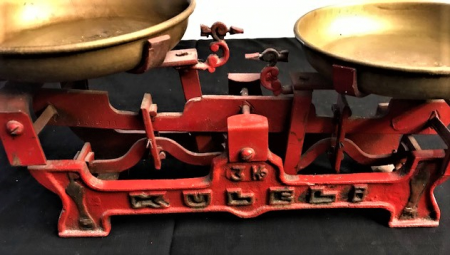 KÜLELİ DÖKÜM 3 KİLOLUK OTURAK SARI KEFELİ SERİ NUMARALI 60 YILLAR TERAZİ