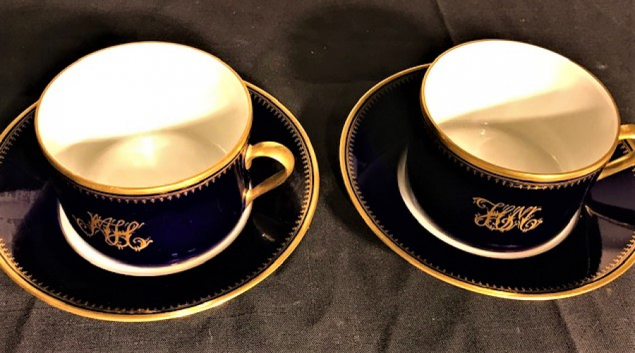 PORCELAINE LİMOGES FRANCE  BÜYÜK BOY KOBALD VE ALTIN CEKME İNSİYALLİ CİFT FİNCAN