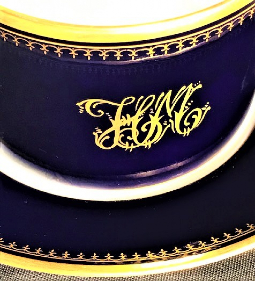 PORCELAINE LİMOGES FRANCE  BÜYÜK BOY KOBALD VE ALTIN CEKME İNSİYALLİ CİFT FİNCAN