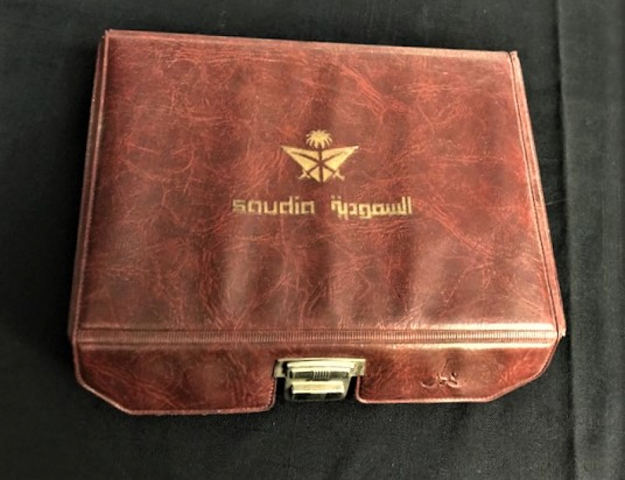 SAUDİA HAVA YOLLARI UCAKDA YOLCULARA VERİLEN EŞENTİYON ÜCRETSİZ HEDİYE 