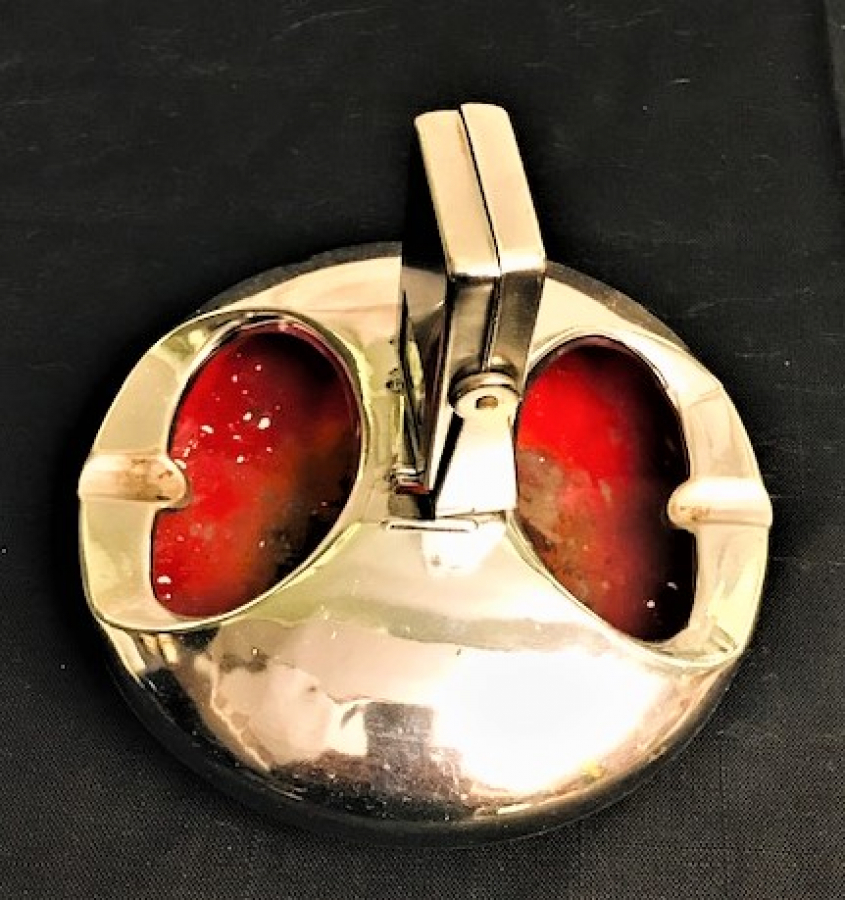 AYLIK GÜNLERİ GÖSTEREN MEKANİK TAKVİMLİ İÇİ KIRMIZI KROM PASLANMAZ KÜLLÜK 