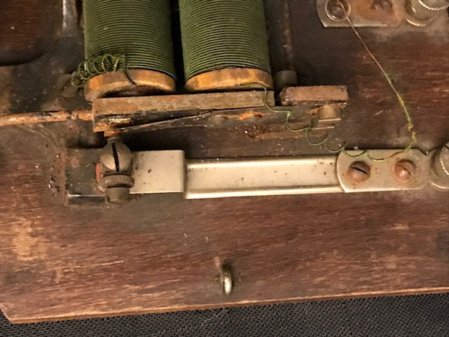 1930 LARIN BOBİNLİ KAMPANA CANLI KAPI ZİLİ AHŞAP KASA 