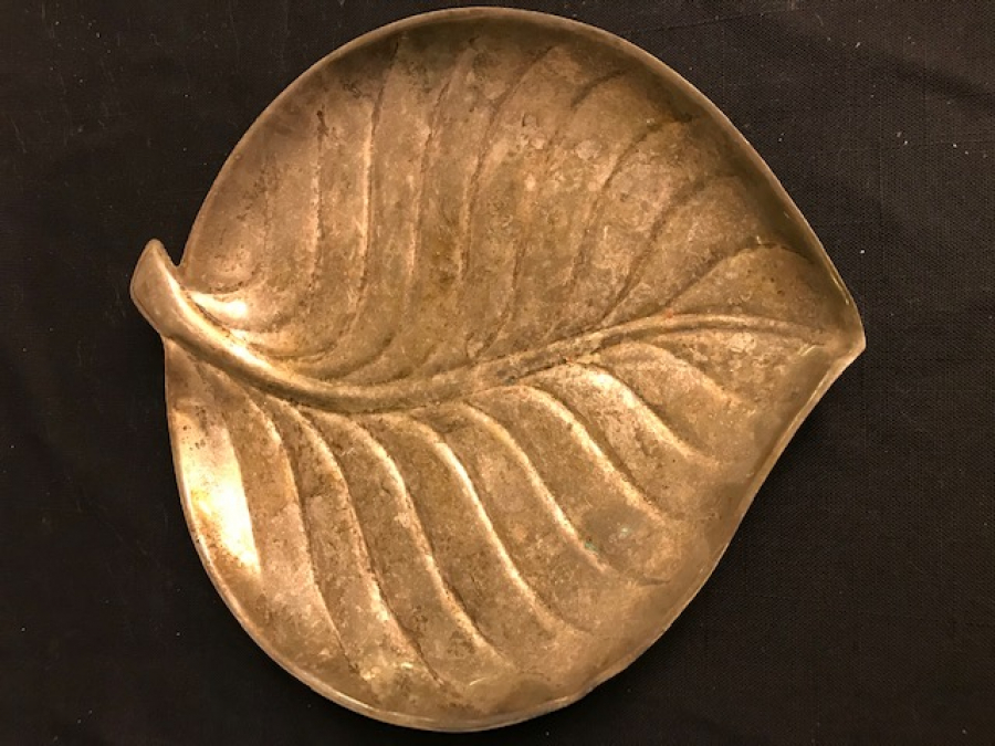 GÜMÜŞ KAPLAMA YAPRAK FORMUNDA CEREZLİK 18 CM 