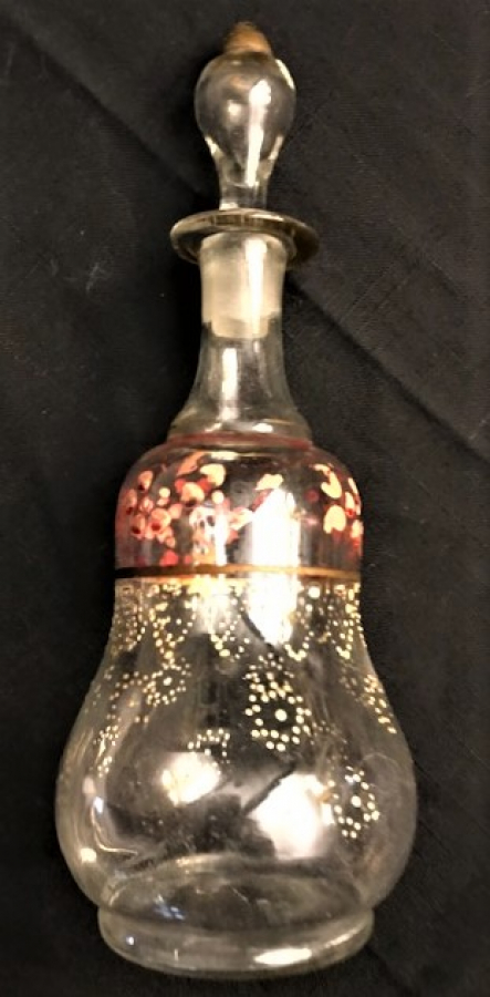 AMERİKAN BAR İÇİN KAPAKLI CAM ÜZERİ KABARTMALI EL BOYAMA PEMBE CİCEKLİ ŞİŞE