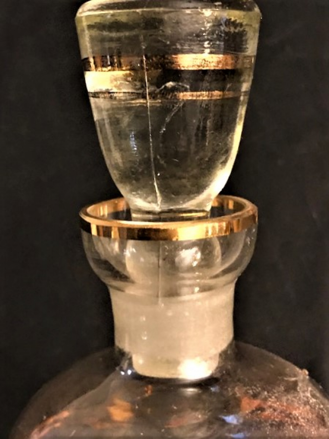  AMERİKAN BAR İÇİN KAPAKLI CAM ÜZERİ KABARTMALI EL BOYAMA DEKORATİFŞIK  İÇKİ ŞİŞESİ 