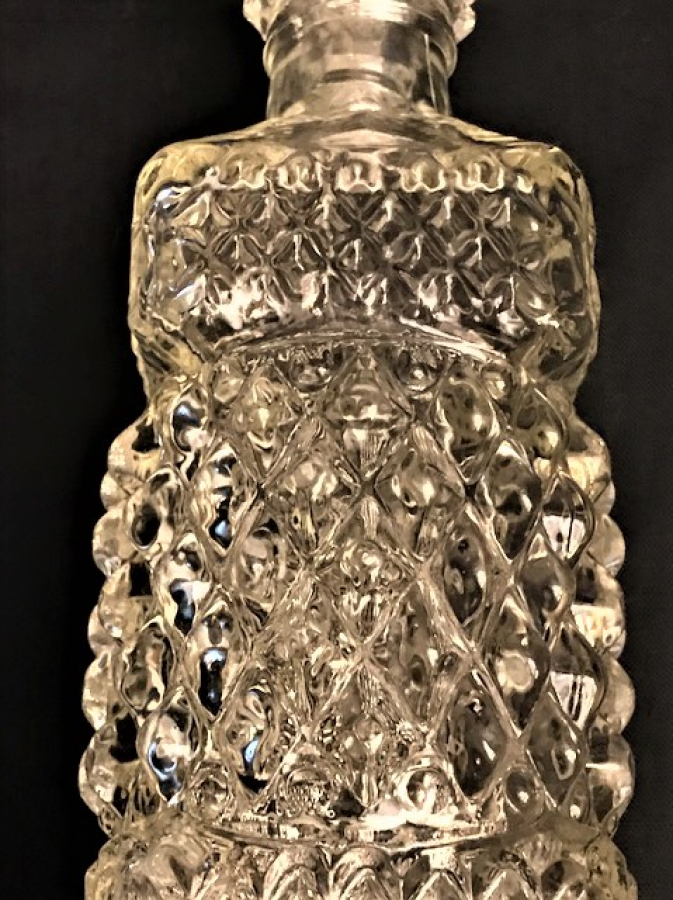 KESME AMERİKAN BAR İÇİN KAPAKLI CAM BONCUK KABARTMALI DEKORATİF İÇKİ ŞİŞESİ 