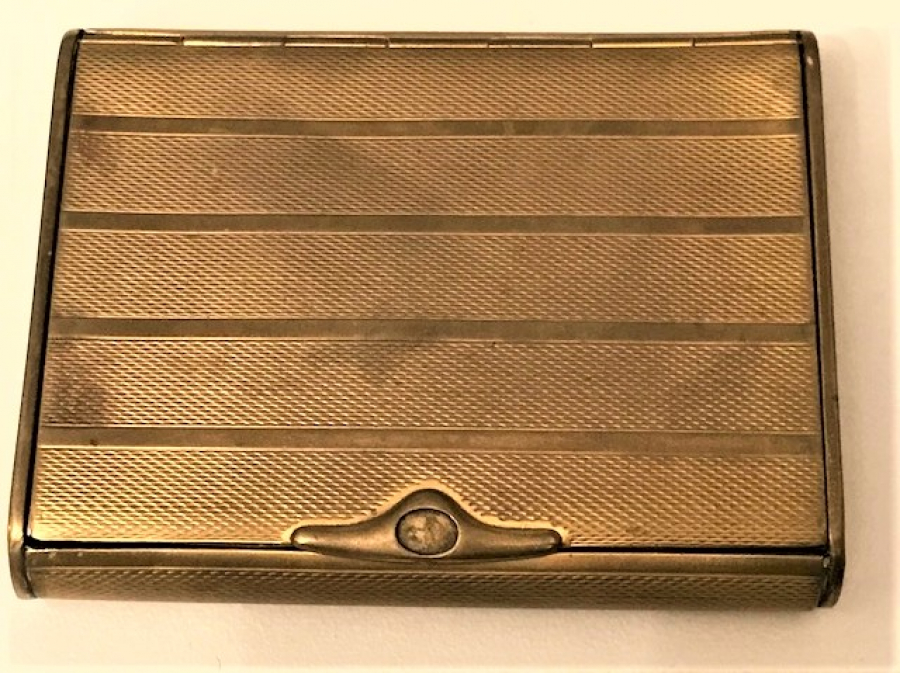 TÜTÜN TABAKA ALTIN KAPLAMA SORUNSUZ 8.5 X 6,5 CM ÖLCÜLERİNDE 