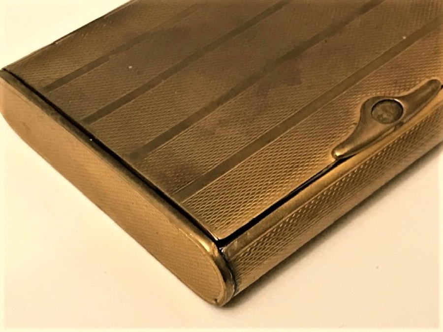 TÜTÜN TABAKA ALTIN KAPLAMA SORUNSUZ 8.5 X 6,5 CM ÖLCÜLERİNDE 