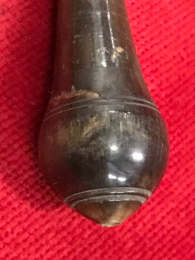 KEMİK VE ABANOZ AGACINDAN UFAK 2 ADET EL YAPIMI BİZ  8 CM BOYUNDA