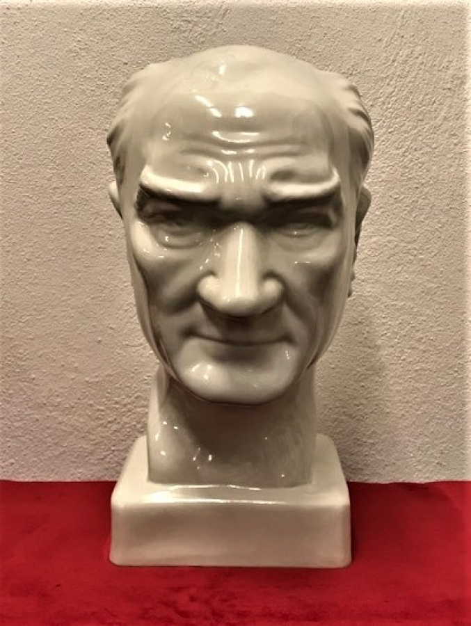 NADİR ECZACIBAŞI BEYAZ SERAMİK ATATÜRK BÜST YÜKSEKLİK 40 CM ALT TABAN 17X19 CAP CM 34