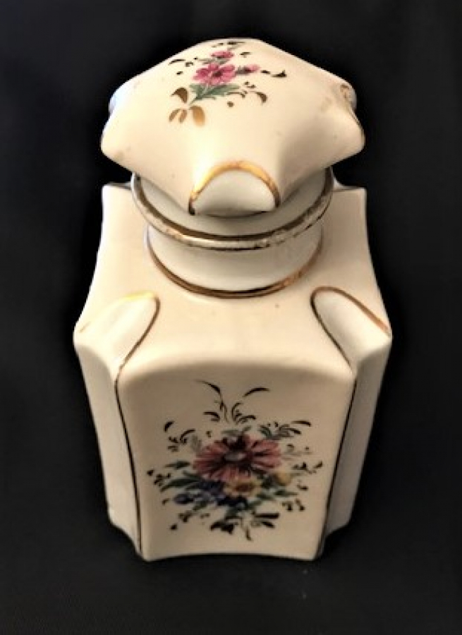 FRANSIZ PORSELEN KAPAKLI EL İŞİ GÜL VE ALTIN İŞLEMELİ PARFÜM ŞİŞESİ