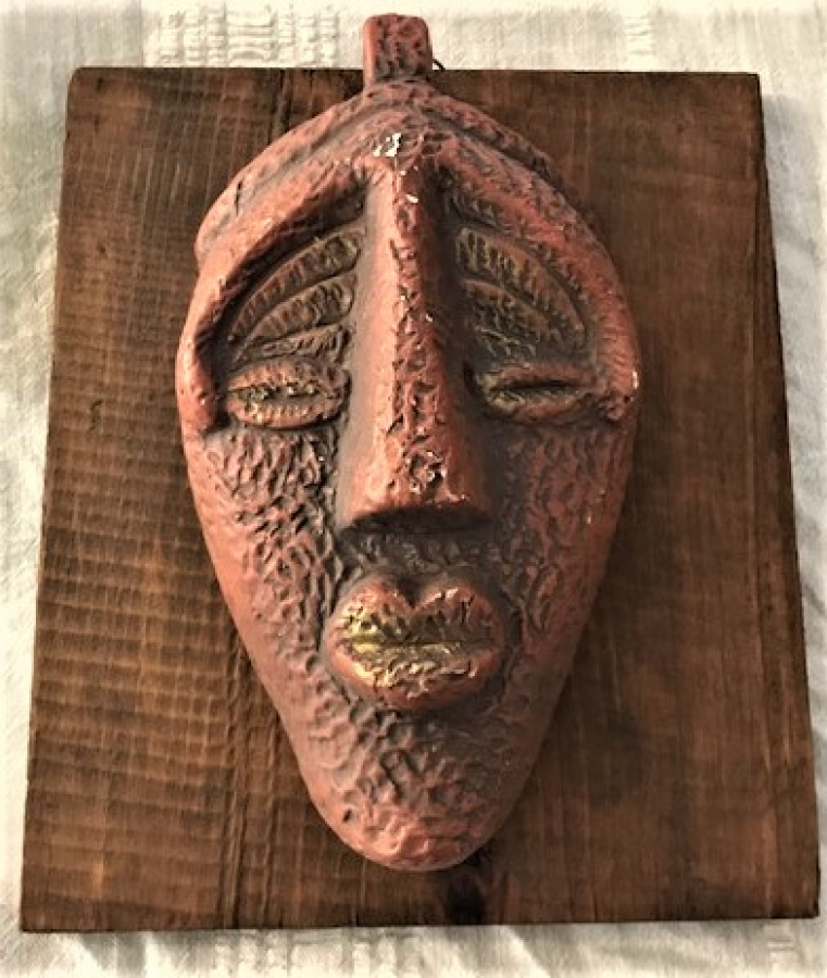 İKİ ADET SANATCI İSİ  KABARTMA EL YAPIM  DÖKME MAKS CALIŞMASI AHŞAP ÜZERİNE