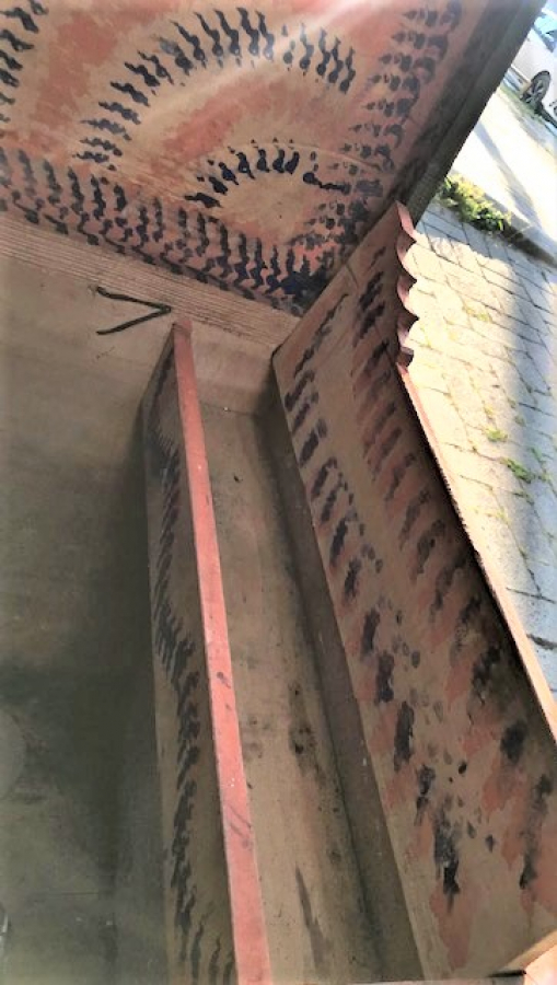 OSMANLI BÜYÜK BOYDA KABARA TENEKE İŞCİLİK MASİF AGAC ÜZERİ KİLİTLİ TAMAMEN EL YAPIM  İÇİ DIŞI KÖK BOYAMA SANDIK